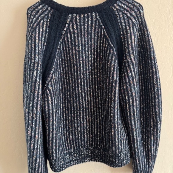 Women's blue J. Crew scoop neck sweater, size M - Picture 3 of 3